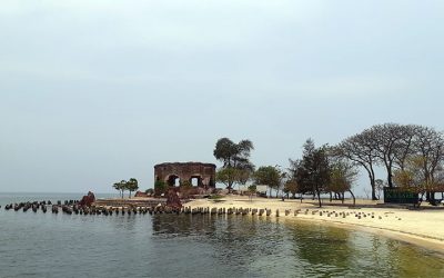 Jalan-Jalan ke Masa Lalu Sekaligus Uji Nyali di Pulau Onrust